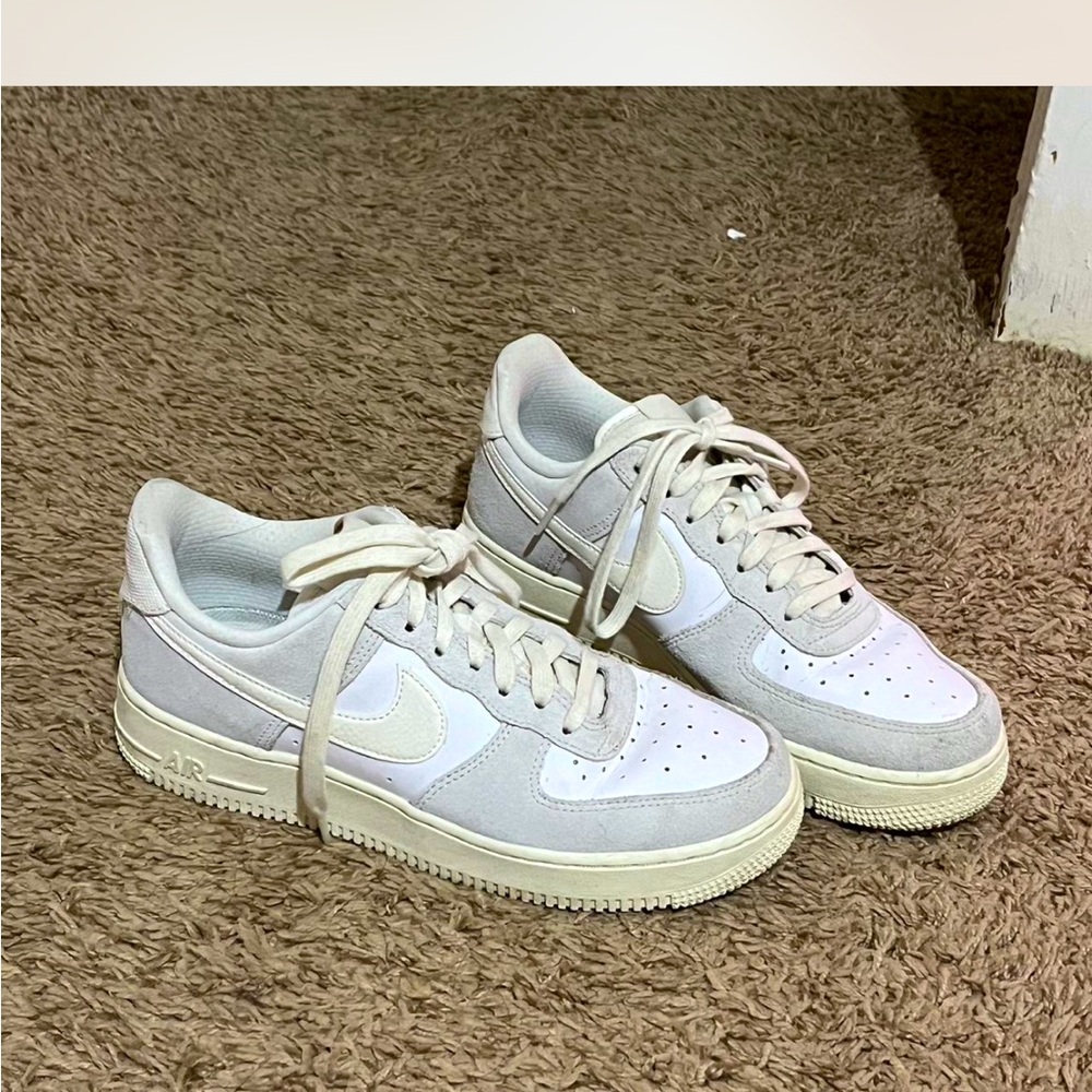 Nike Air Force 1 LV8